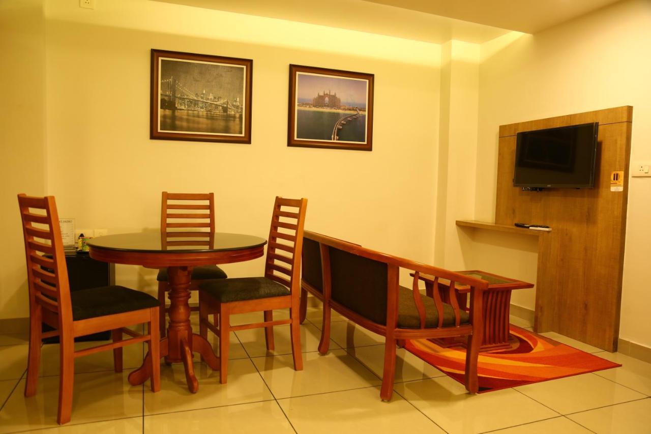 Hotel SAAS Residency Kozhikode Exterior foto