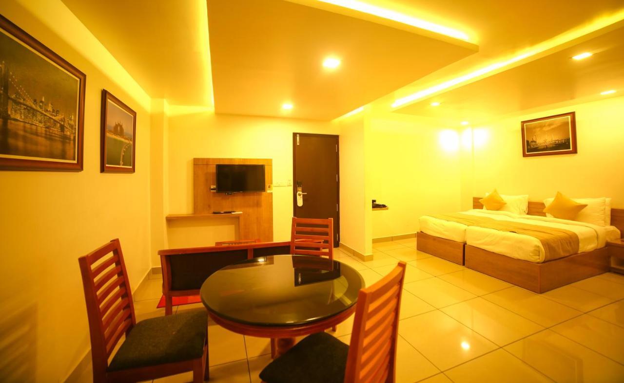 Hotel SAAS Residency Kozhikode Exterior foto